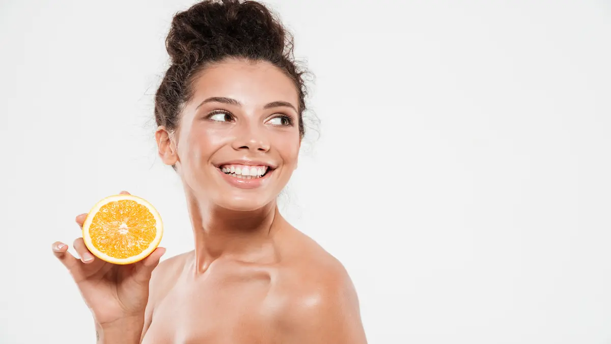 Vitamine C sur le visage : bien l’utiliser sous le soleil tunisien