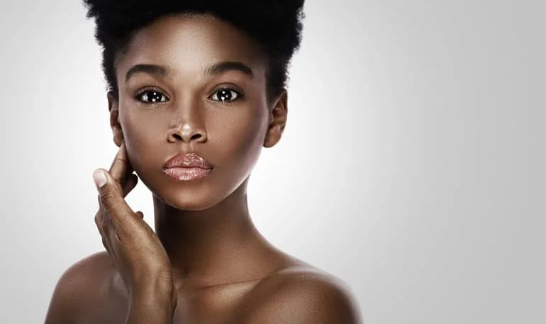 que choisir entre médecine esthétique en Tunisie et la chirurgie plastique? 